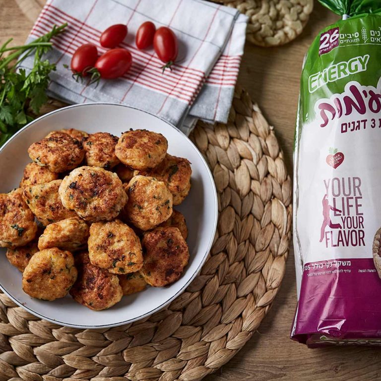 קציצות עוף עם פריכיות בציפוי פירורי לחם